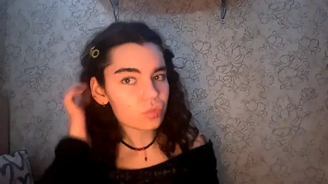 LaceyBatter online show from July 20, 9:28 pm