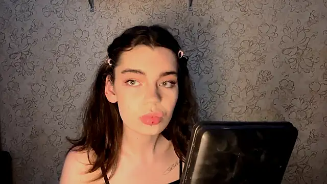 LaceyBatter online show from August 2, 9:24 pm