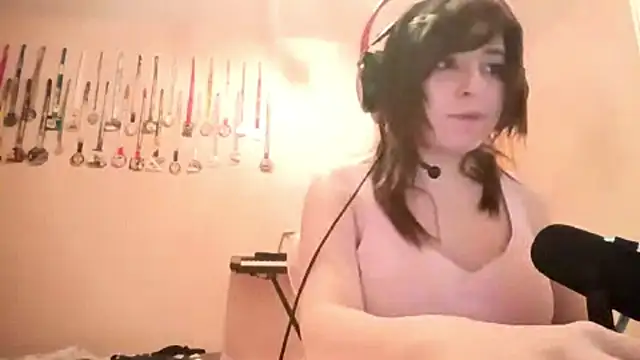 Snapshot of bunnyhoneylovehands chatting on June 14, 6:21 pm bunnyhoneylovehands online show from June 14, 6:21 pm