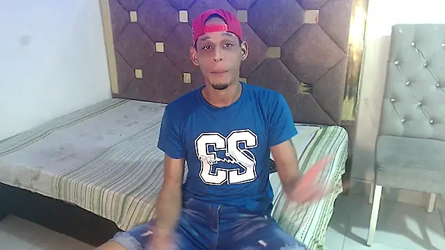 Snapshot of Brendt_Hotx chatting on June 14, 1:36 am Brendt Hotx online show from June 14, 1:36 am