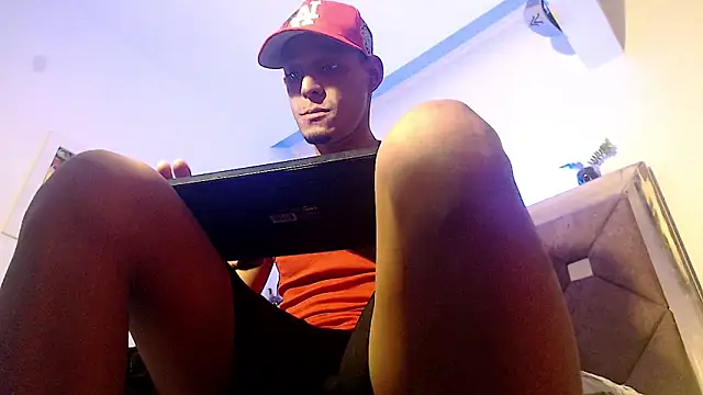 Snapshot of Brendt_Hotx chatting on June 14, 4:36 am Brendt Hotx online show from June 14, 4:36 am