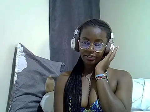 Snapshot of sweet_meisha chatting on June 9, 3:12 pm sweet meisha online show from June 9, 3:12 pm
