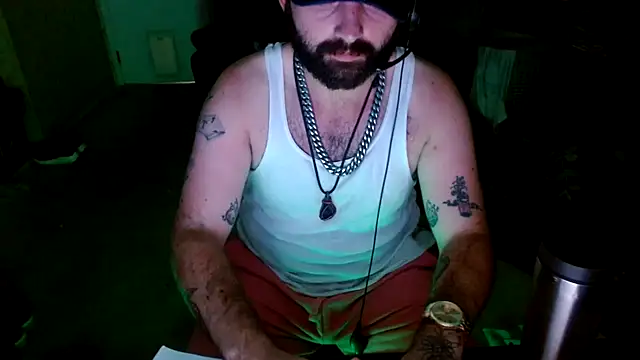 Snapshot of PandoranTheory chatting on June 15, 4:31 pm PandoranTheory online show from June 15, 4:31 pm