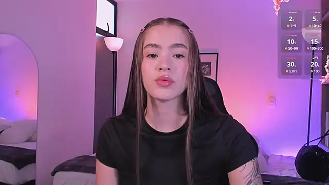 LizzyColins online show from June 23, 7:23 pm
