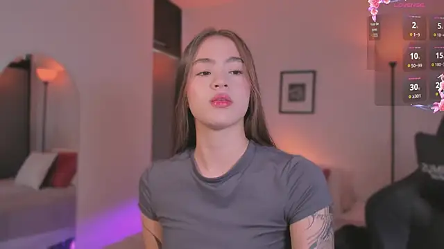 LizzyColins online show from July 1, 7:24 pm