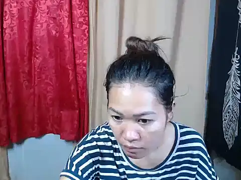 urpretty hotmama online show from July 28, 1:34 am