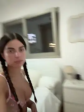 miaabelluccii online show from July 8, 10:36 pm