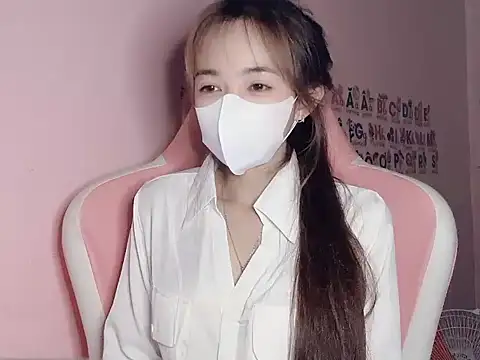 Snapshot of Alee8668 chatting on July 6, 4:42 pm Alee8668 online show from July 6, 4:42 pm