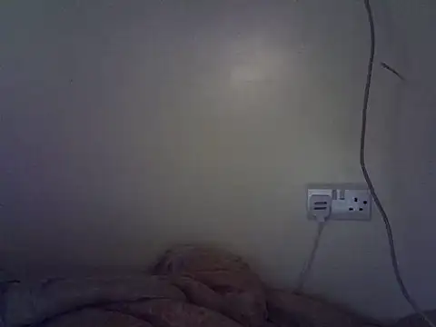 Snapshot of Sweet_Cherry17 chatting on June 14, 2:24 am Sweet Cherry17 online show from June 14, 2:24 am