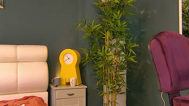 Tiny Tease online show from June 28, 8:15 pm