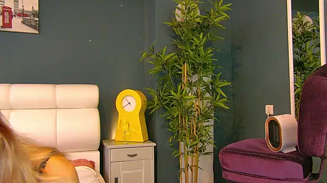 Tiny Tease online show from July 2, 8:15 pm