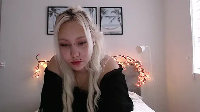 Snapshot of Martela_meri chatting on June 12, 10:25 am Martela meri online show from June 12, 10:25 am