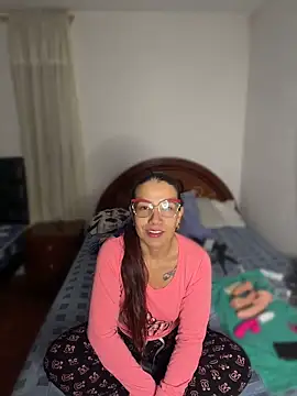 ArielFerrara online show from June 16, 4:59 am