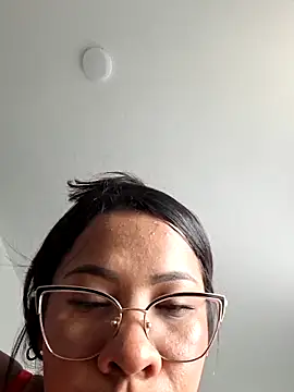 Snapshot of AhslyDuque chatting on June 10, 8:30 pm AhslyDuque online show from June 10, 8:30 pm