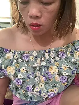 Snapshot of Emlyla chatting on June 12, 4:55 am Emlyla online show from June 12, 4:55 am