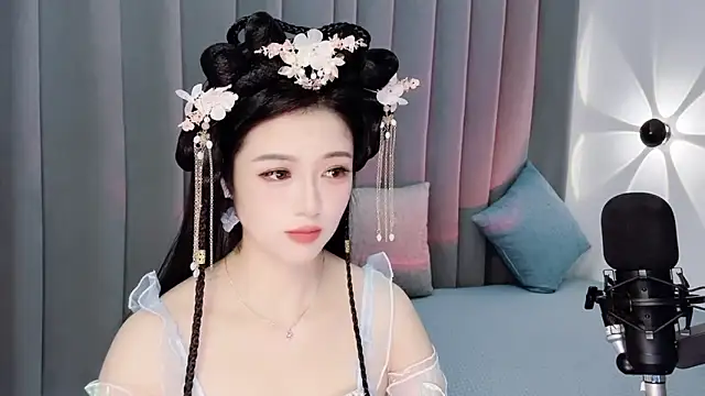 Momo-Wow online show from June 12, 5:50 am