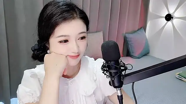 Momo-Wow online show from June 21, 6:49 am