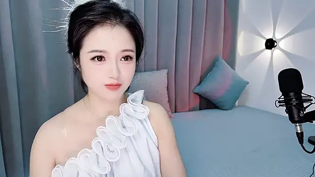 Momo-Wow online show from July 21, 6:05 am