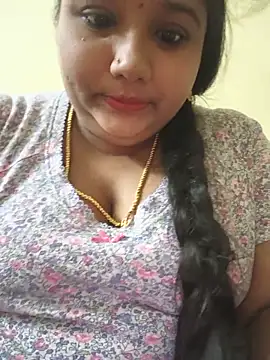 Snapshot of meenaqueen chatting on June 13, 4:27 pm meenaqueen online show from June 13, 4:27 pm