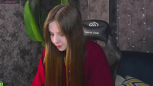 Snapshot of Violeta_Paul chatting on June 5, 1:01 am Violeta Paul online show from June 5, 1:01 am