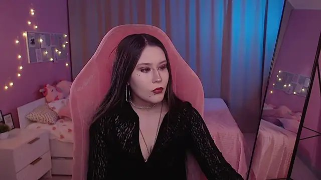 Snapshot of Bety_White chatting on June 5, 7:58 am Bety White online show from June 5, 7:58 am