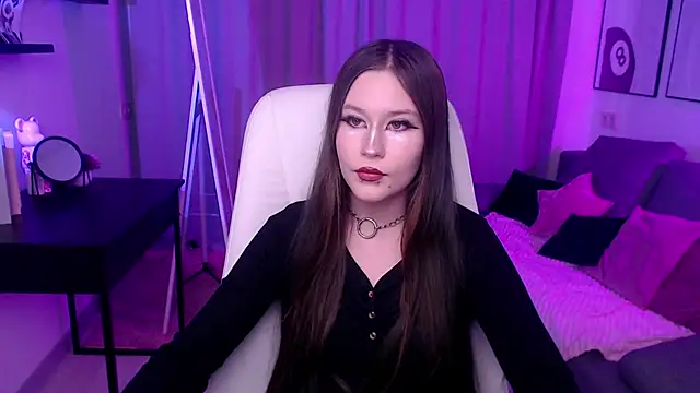 Snapshot of Bety_White chatting on June 15, 7:32 am Bety White online show from June 15, 7:32 am
