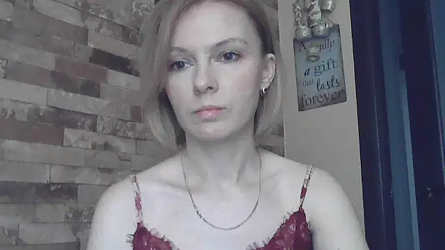 AdelleLovee  online show from June 13, 8:34 am