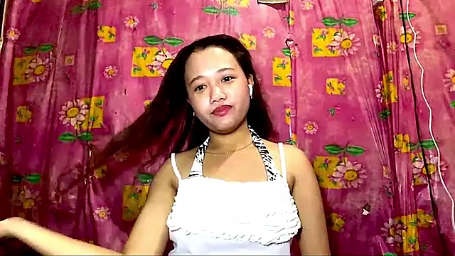 Snapshot of Abegail2221 chatting on June 10, 3:29 am Abegail2221 online show from June 10, 3:29 am