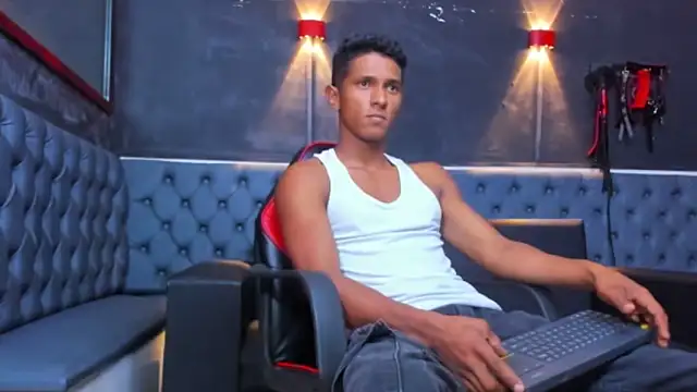 Snapshot of Yoel_Blessed chatting on June 6, 11:59 am Yoel Blessed online show from June 6, 11:59 am