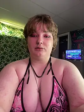 Snapshot of MollyStonez4200 chatting on June 5, 10:15 pm MollyStonez4200 online show from June 5, 10:15 pm
