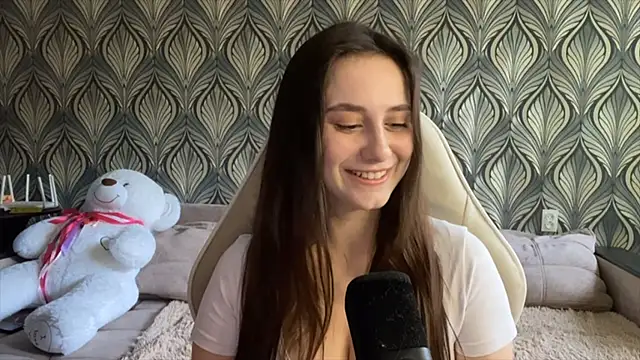 Snapshot of LauriWhitlock chatting on June 2, 12:07 pm LauriWhitlock online show from June 2, 12:07 pm