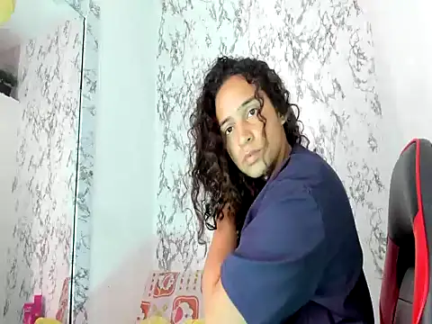 Snapshot of Shanom01 chatting on June 12, 1:10 pm Shanom01 online show from June 12, 1:10 pm
