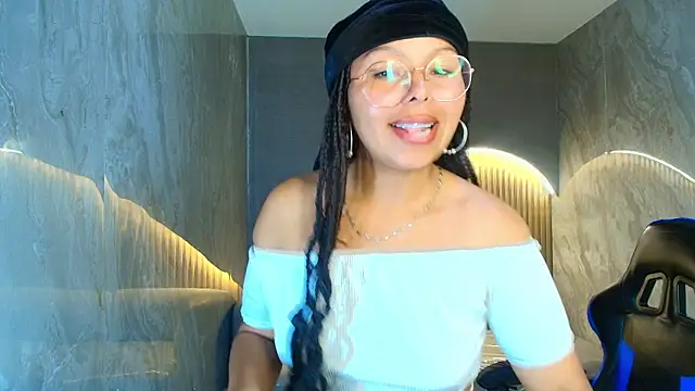 sophy r online show from June 12, 7:24 pm