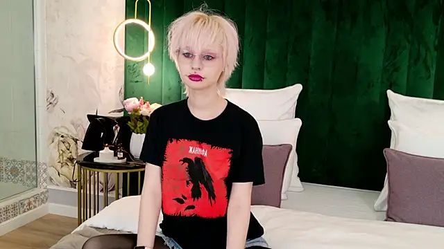 LauraDiazz online show from July 15, 2:44 pm