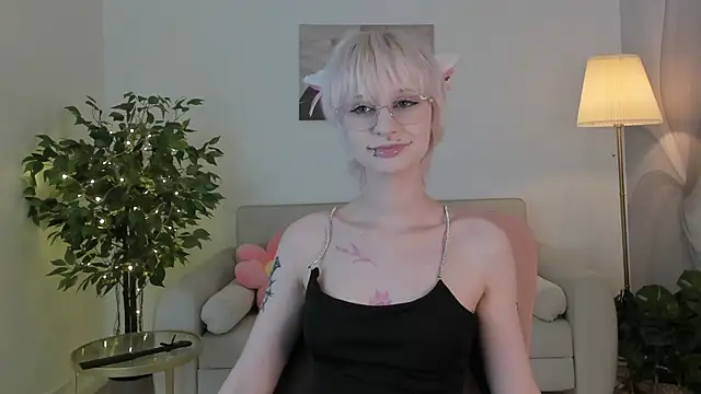 LauraDiazz online show from July 29, 2:37 pm