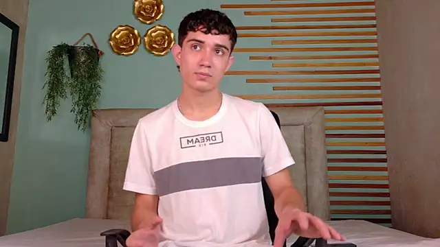 aalejo gray online show from June 6, 7:29 pm