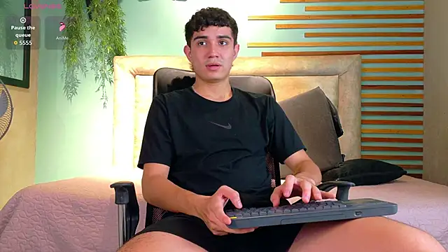 aalejo gray online show from June 12, 7:35 pm