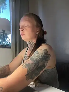 Elleeen online show from June 24, 8:41 pm
