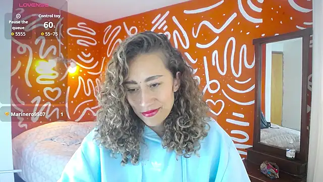 Snapshot of afrodita_marin chatting on June 17, 6:53 pm afrodita marin online show from June 17, 6:53 pm