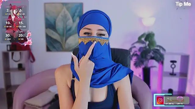 Snapshot of Alina_Malak chatting on June 8, 7:14 pm Alina Malak online show from June 8, 7:14 pm