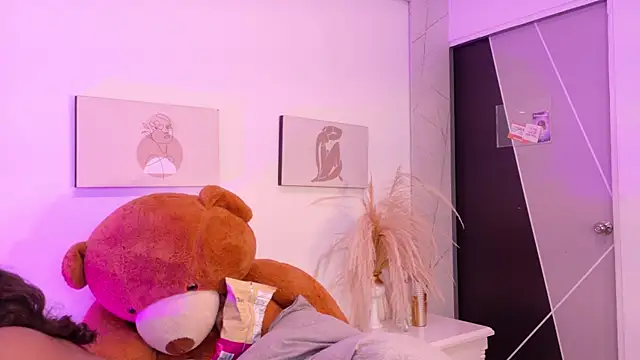 EmiilyLovex online show from June 26, 6:12 pm