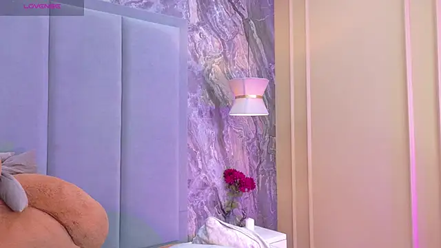 EmiilyLovex online show from July 30, 1:10 pm