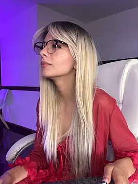 Peytongh  online show from June 15, 7:27 pm