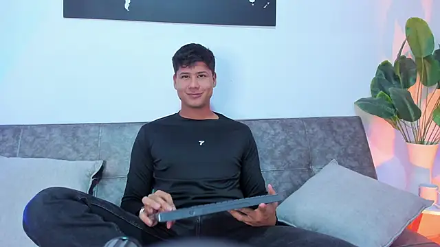 Snapshot of Rayden_Boy chatting on June 4, 12:00 pm Rayden Boy online show from June 4, 12:00 pm