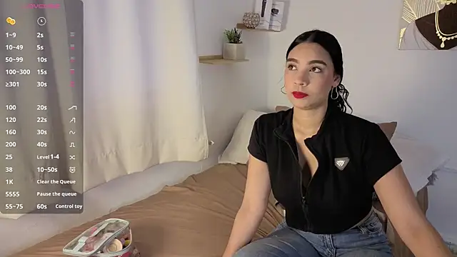 Maddy Fox99 online show from June 15, 8:33 pm