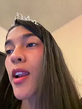 Snapshot of mia_honeyy_ chatting on June 4, 2:28 am mia honeyy online show from June 4, 2:28 am