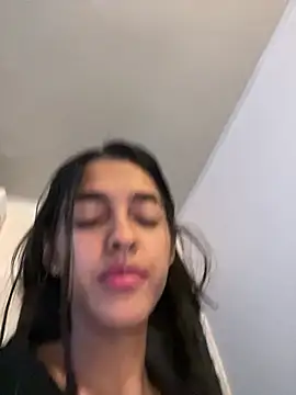 Snapshot of mia_honeyy_ chatting on June 5, 5:25 am mia honeyy online show from June 5, 5:25 am