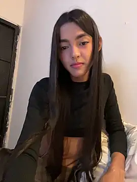Snapshot of mia_honeyy_ chatting on June 9, 12:44 am mia honeyy online show from June 9, 12:44 am