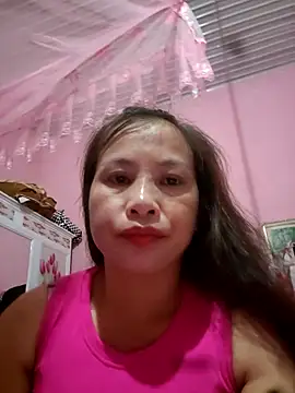 Snapshot of Yai_baby chatting on June 5, 2:56 pm Yai baby online show from June 5, 2:56 pm