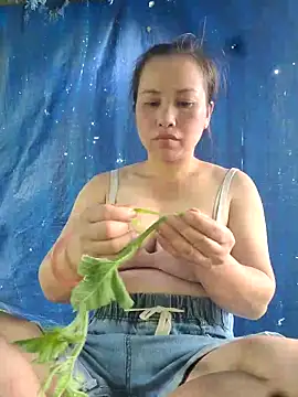 Snapshot of Yai_baby chatting on June 14, 4:03 am Yai baby online show from June 14, 4:03 am